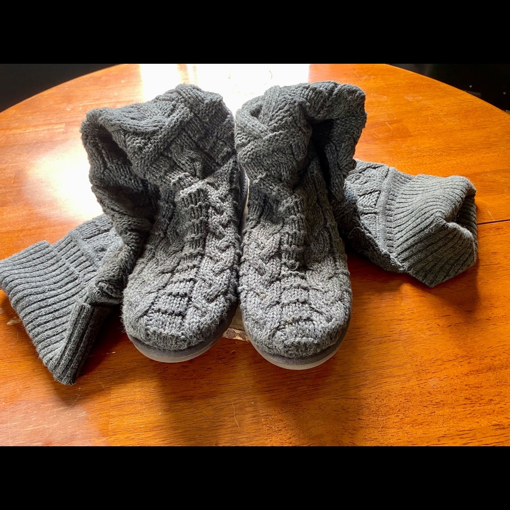 Super talk cable knit Uggs